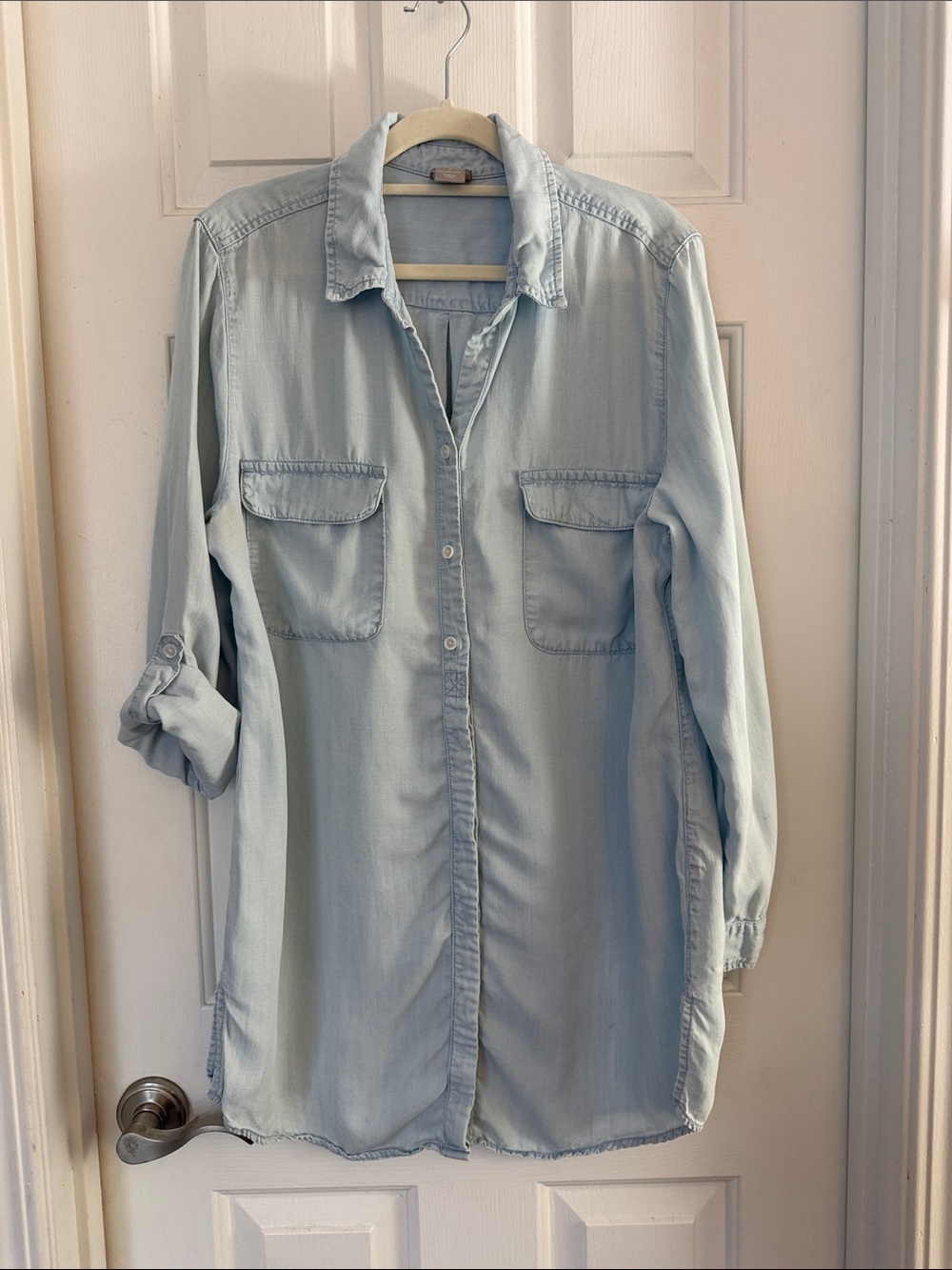 Chicos Light Wash Denim Button-Up Shirt tunic roll tab sleeve size 14